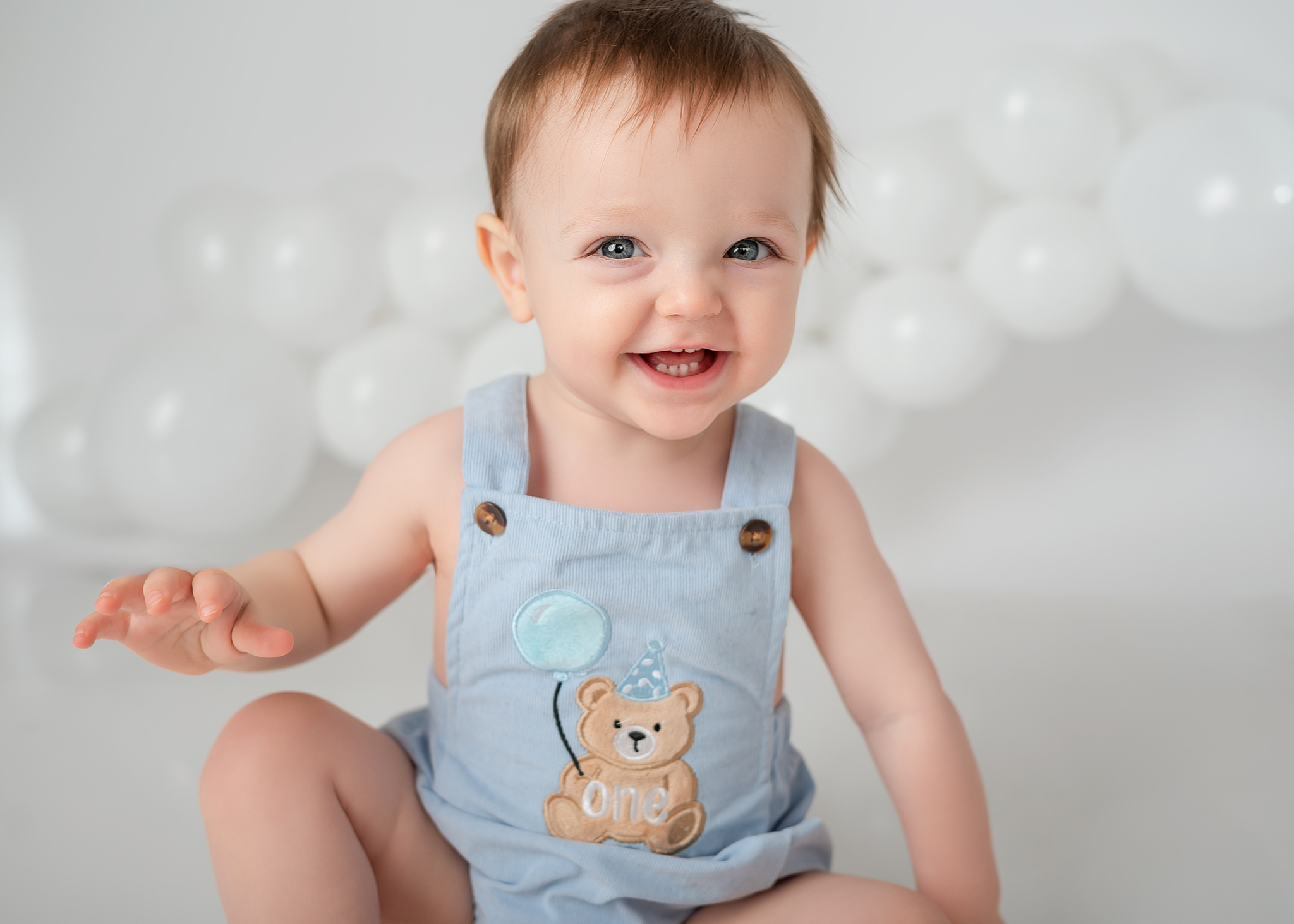 A Little Cake, A Lot of Chocolate: A First Birthday Smash Cake Session in Dundee