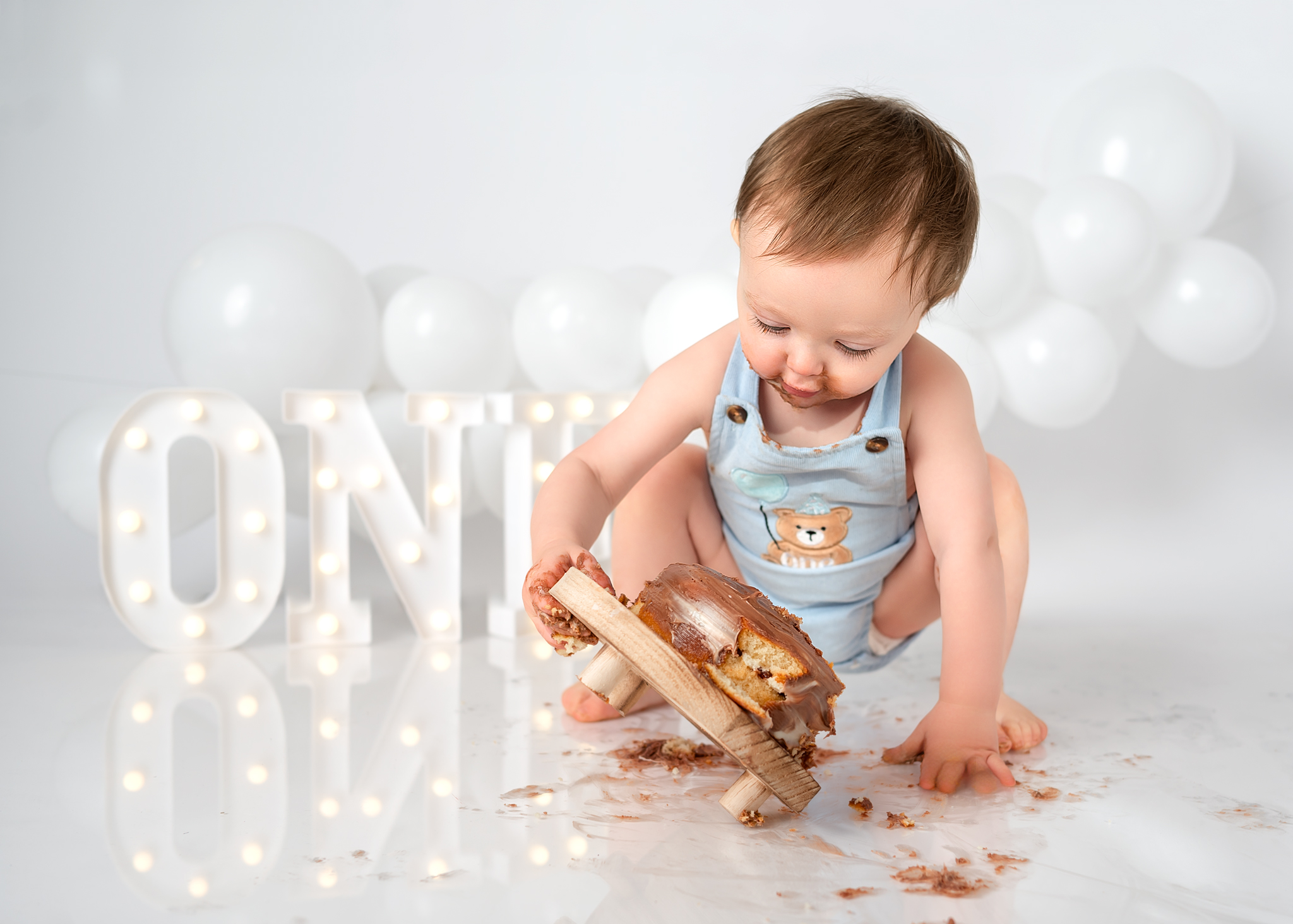 A Little Cake, A Lot of Chocolate: A First Birthday Smash Cake Session in Dundee