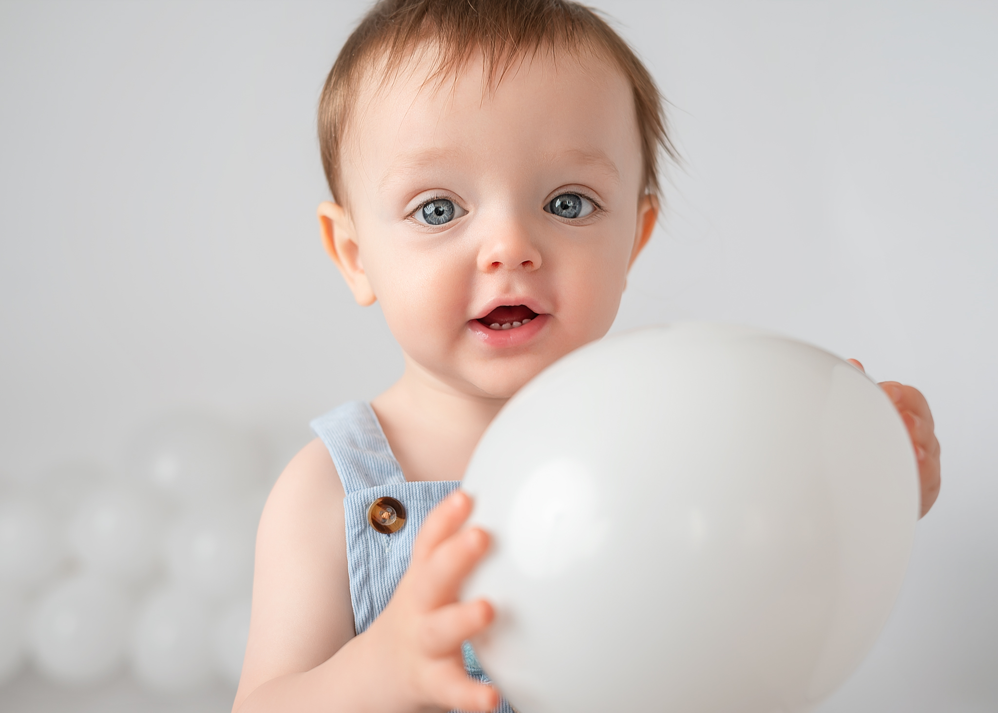 A Little Cake, A Lot of Chocolate: A First Birthday Smash Cake Session in Dundee