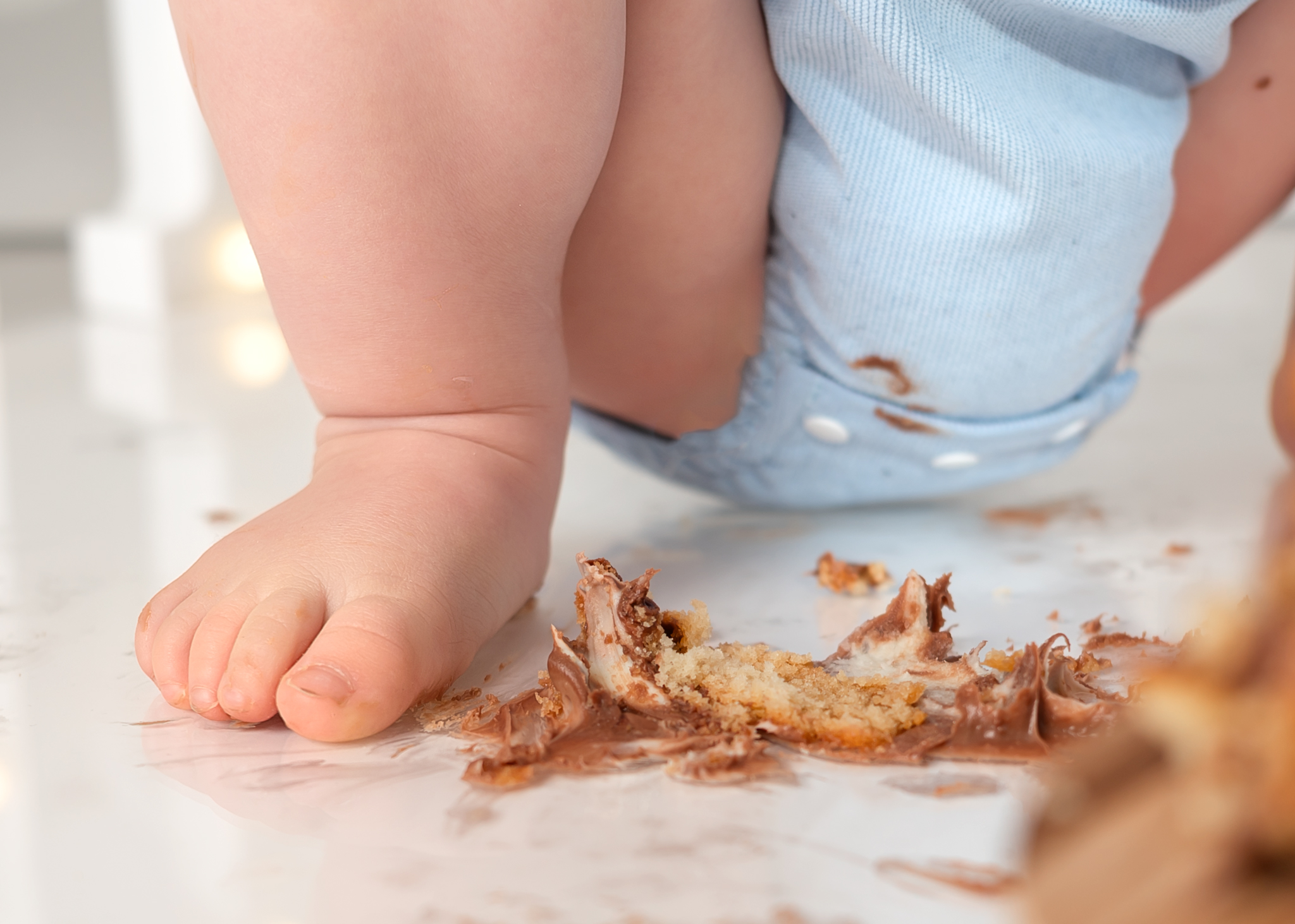 A Little Cake, A Lot of Chocolate: A First Birthday Smash Cake Session in Dundee