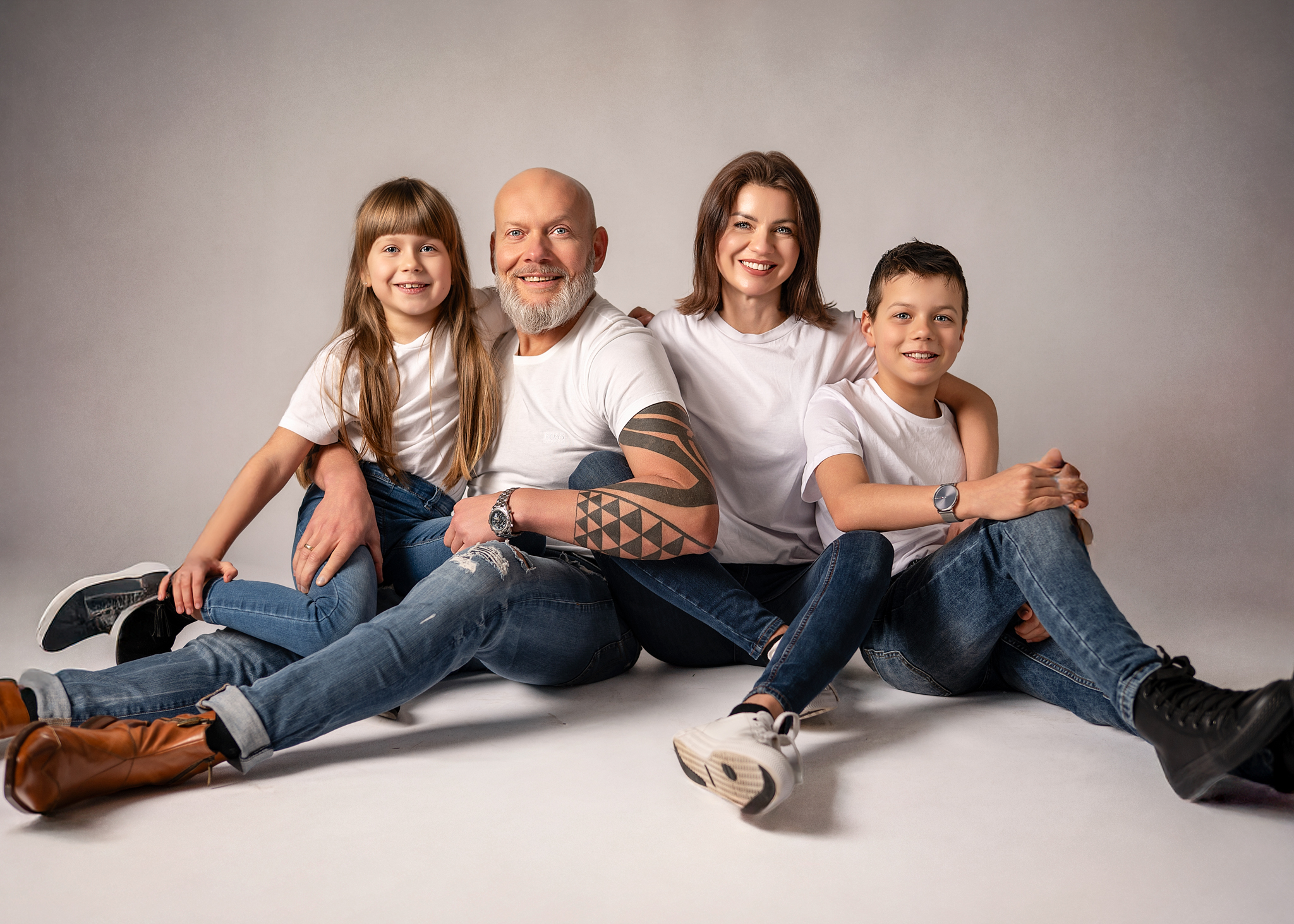 Family portrait at Zoom Photo Studio